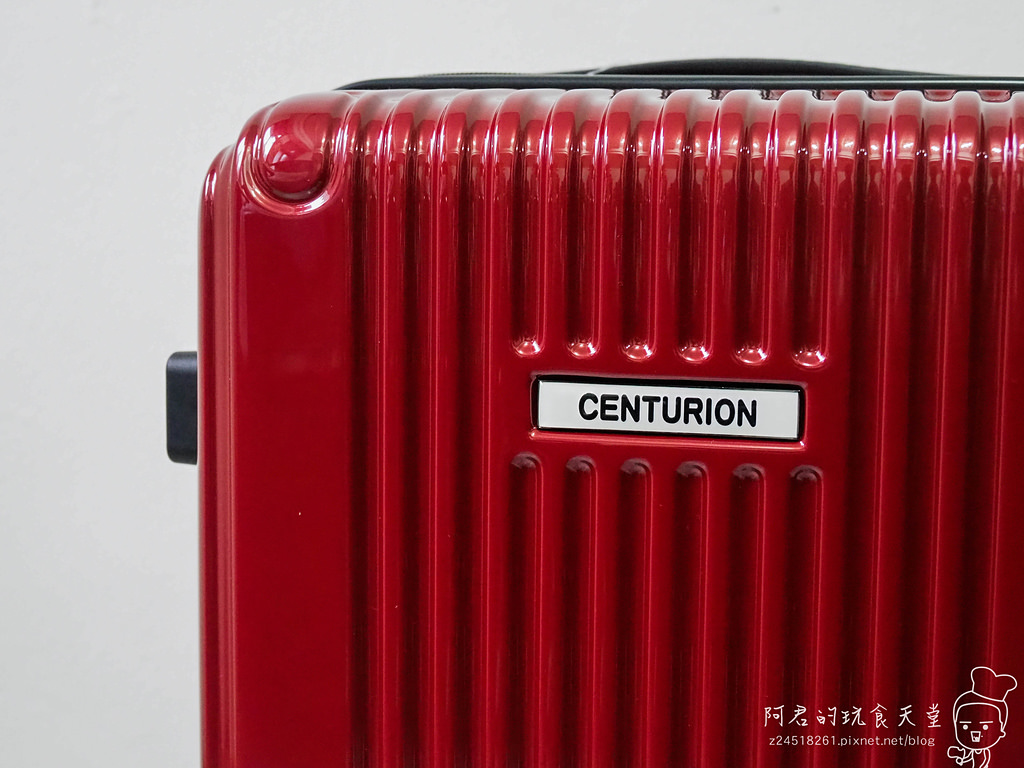 【開箱】Super CENTURION 新款～紐約紅旅行箱｜紅水黑大扮的20吋登機箱