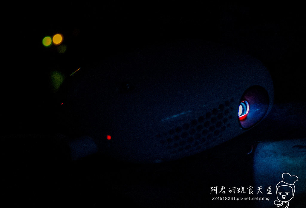 【開箱】巴掌大的投影機｜LG Minibeam LED微投影機PV150G