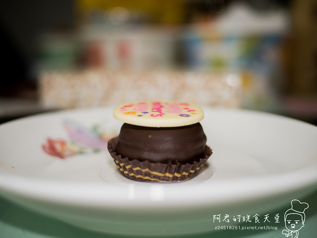 【宅配】Nina妮娜巧克力｜母親節感恩禮盒｜馬卡龍、造型巧克力