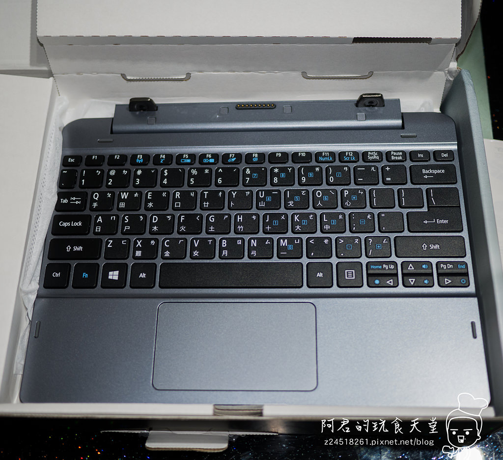 Acer One 10 變形平板開箱 & 用平板也能串流玩GTA5、古墓奇兵