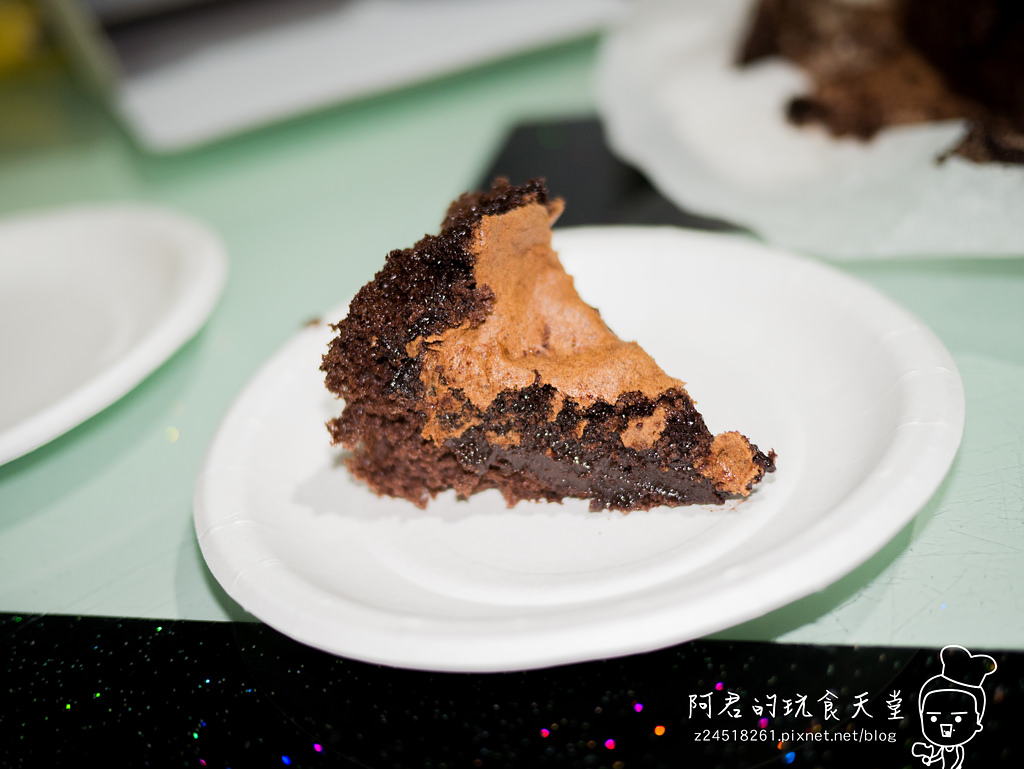 【口碑劵】享好 法芙娜巧克力半熟凹蛋糕　宅配甜食新體驗