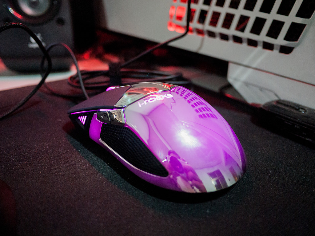 i-Rocks M20E 彩色炫光RGB 3D遊戲滑鼠開箱