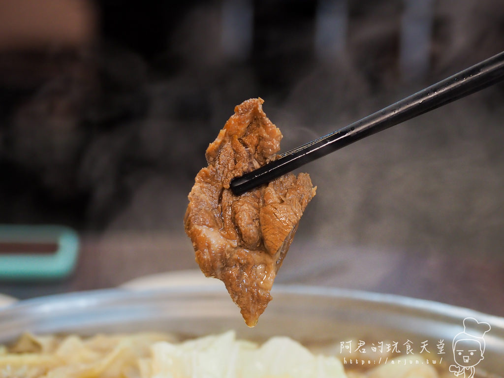 【台中】賢哥牛肉爐｜傳承一甲子的牛肉爐與祖傳三代沙茶醬迸出的老味道