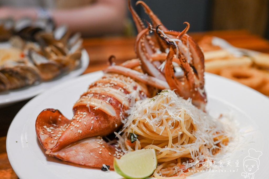 【台中】諾諾索義式料理｜用料實在又便宜！超浮誇蛤蜊義大利麵就在一中商圈裡
