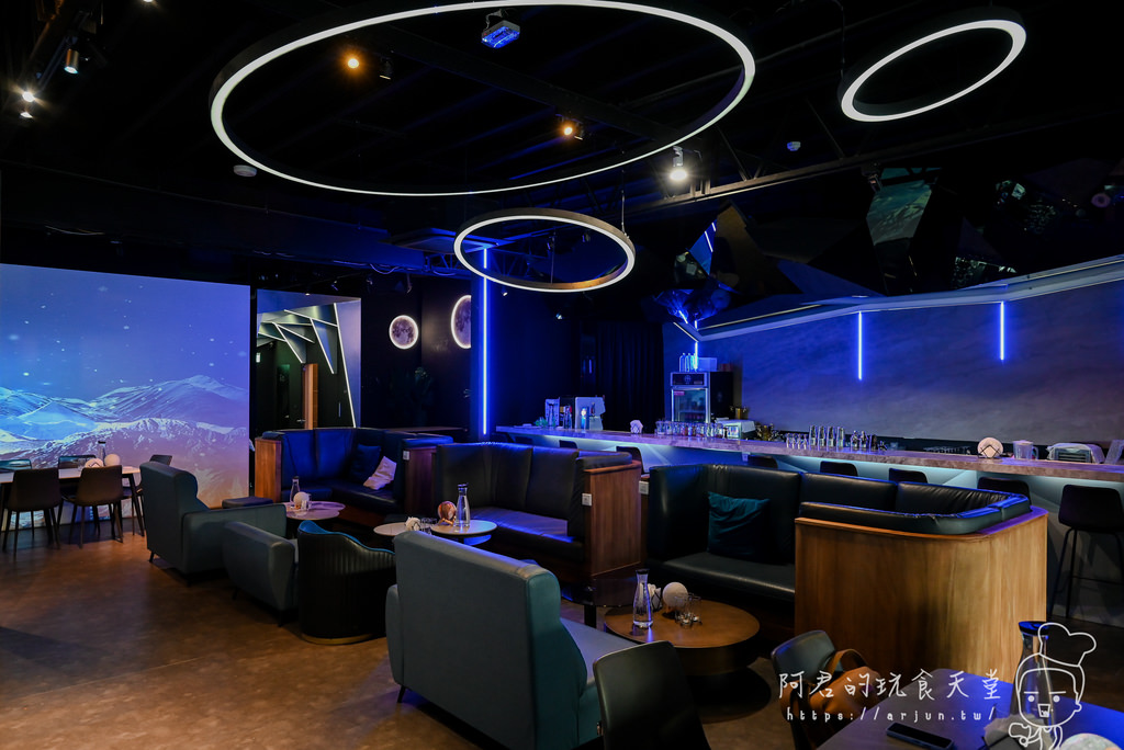 【台中】微醺光廊WS 全台灣第一家沉浸式投影x餐酒館｜讓你沉醉於味覺與視覺的饗宴
