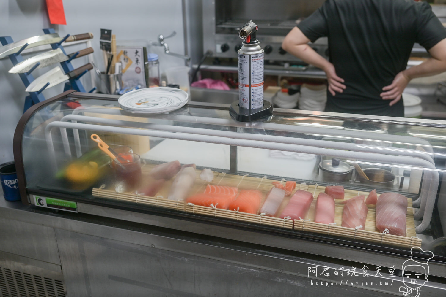 【台中】串串炭烤｜台式ｘ日式深夜居酒屋～串烤、日式料理，餐廳全新大升級，還有戶外用餐區喔！